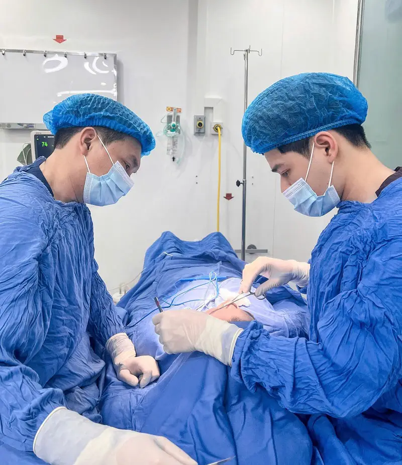 Ứng dụng cắt mí đúng kỹ thuật sẽ giúp mí mắt hạn chế tổn thương