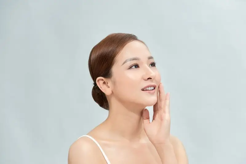 nâng mũi bao lâu thì lành