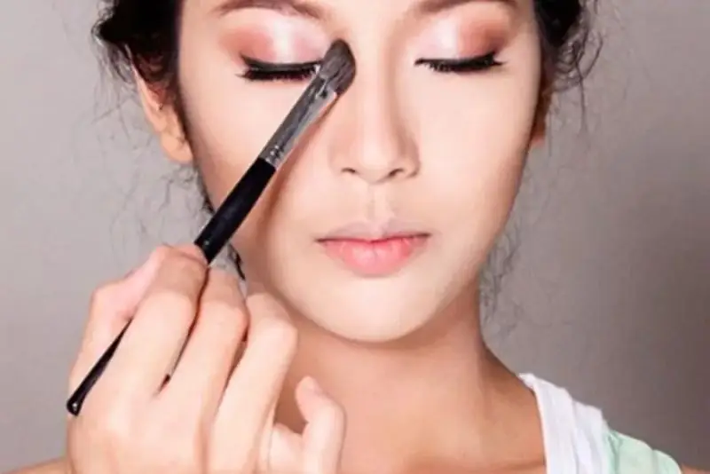 Hạn chế trang điểm sau nâng mũi