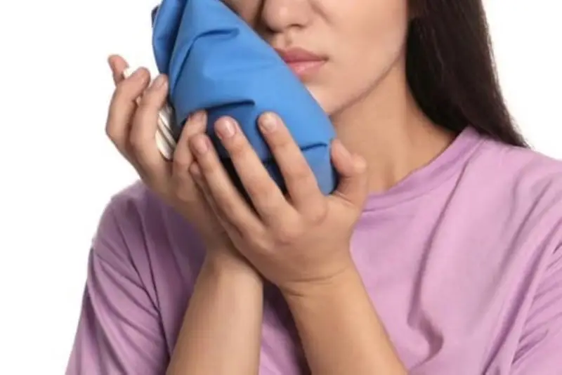 Chườm lạnh khi có cảm giác khó chịu