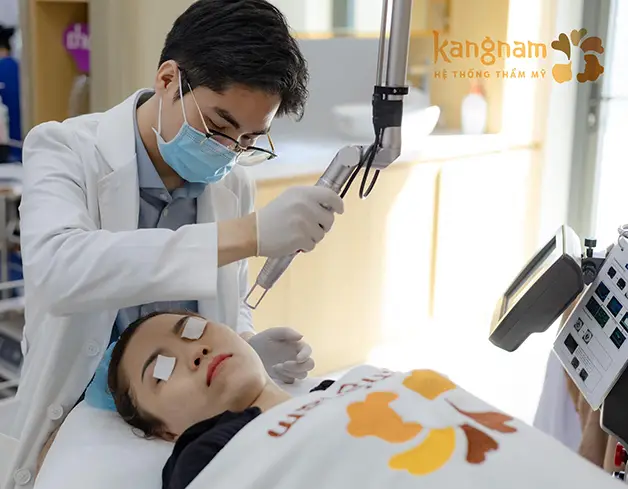 Điều trị nám da, tàn nhang, đồi mồi bằng 