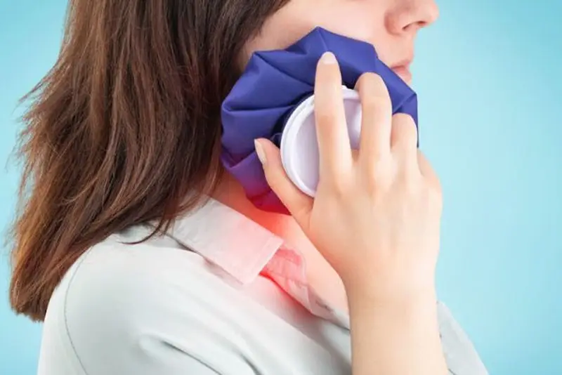 Chườm ấm giúp giảm sưng