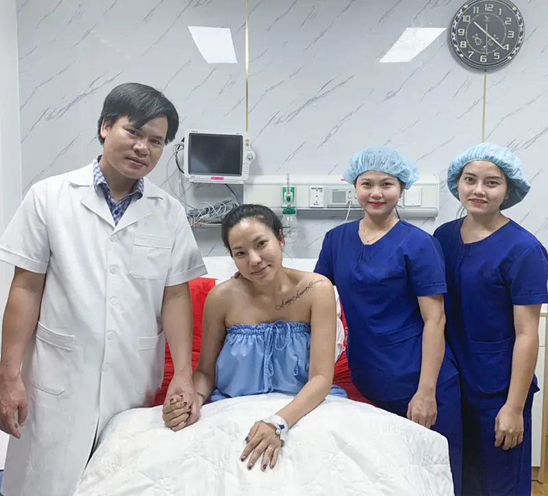 Bác sĩ Lucas Hoàng