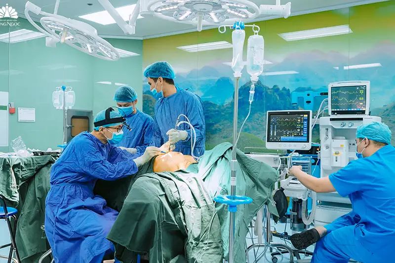 Quy trình nâng ngực an toàn tại Bệnh viện Hồng Ngọc