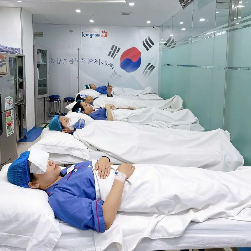 Chăm sóc hậu phẫu sau cắt mí