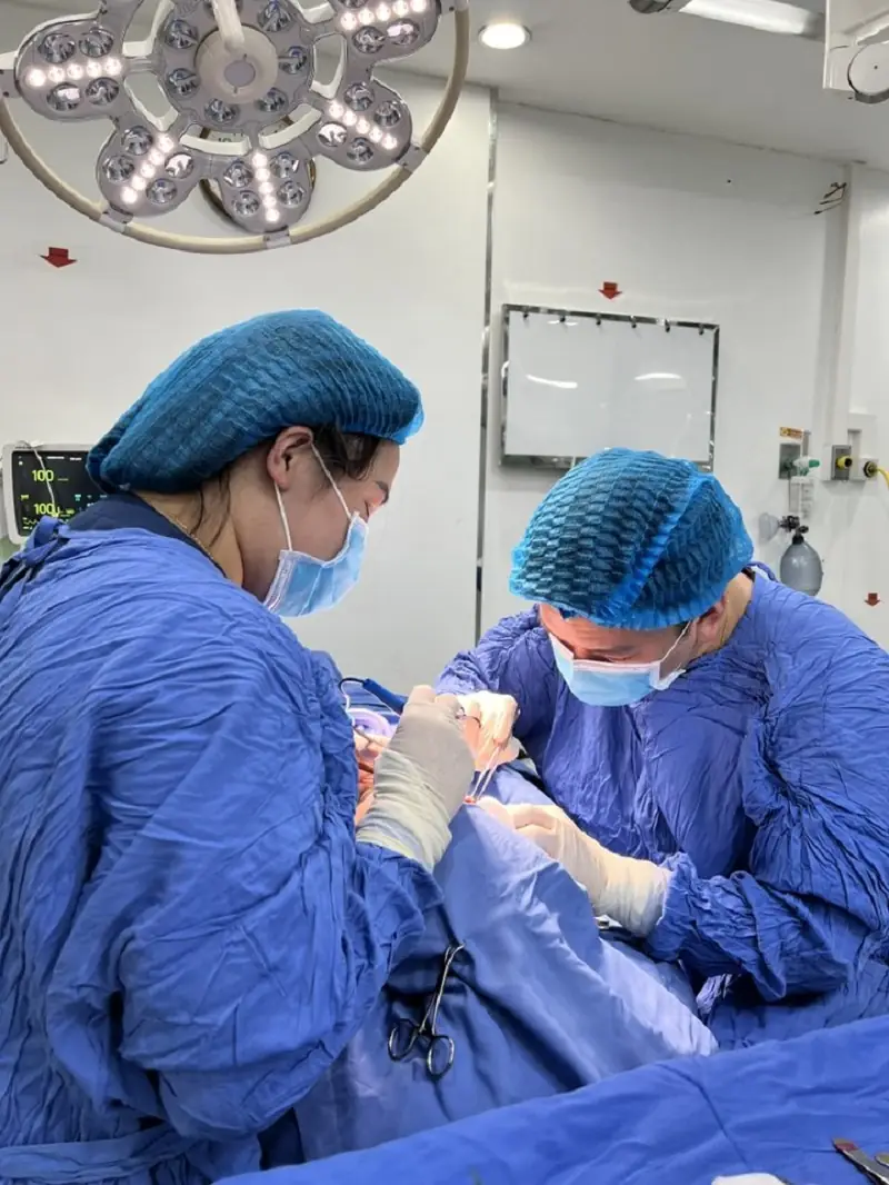 Bệnh viện thẩm mỹ Kangnam có đội ngũ bác sĩ chuyên khoa mắt nhiều năm kinh nghiệm