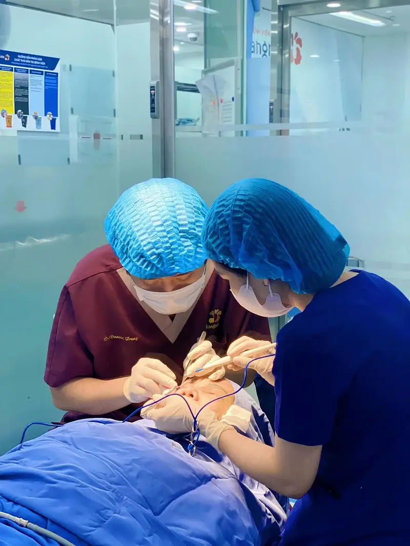 Kỹ thuật cắt mí bác sĩ thực hiện cũng ảnh hưởng đến chi phí