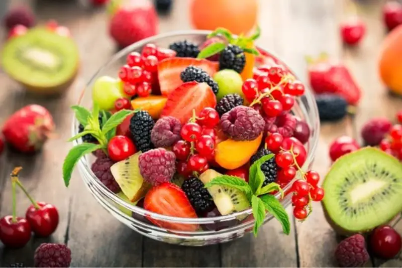 Nên ăn quả mọng sau nâng ngực