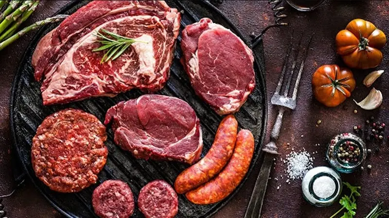 Không nên ăn các loại thịt có màu đỏ sau cắt mí