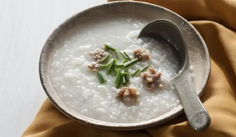 Thời gian đầu sau cấy mỡ mặt nên ăn đồ mềm như cháo, súp