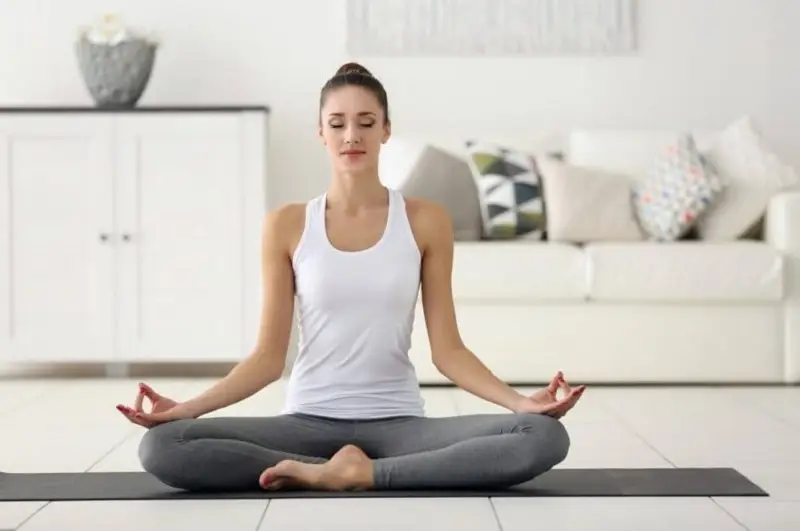 Luyện tập yoga nhẹ nhàng để giúp máu lưu thông tốt hơn