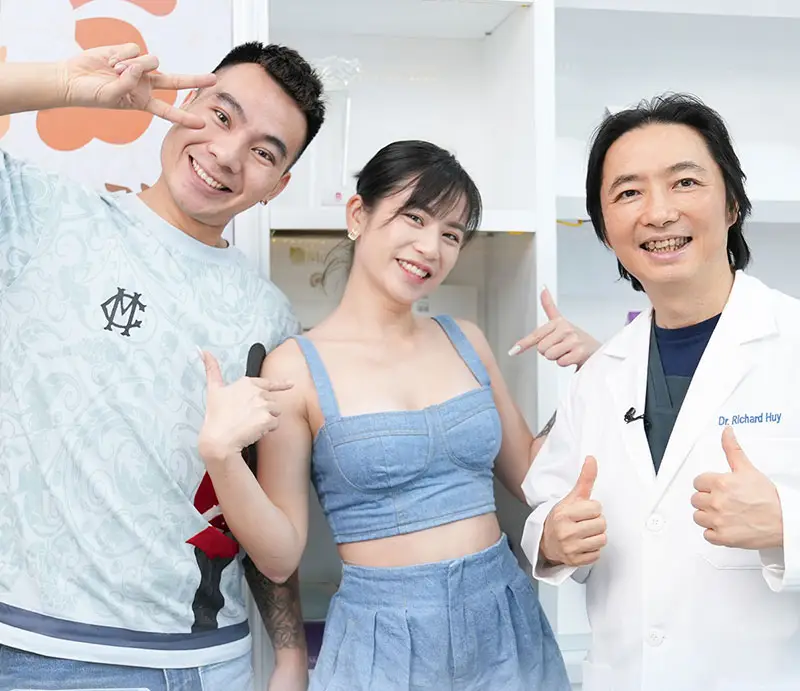 Frankie rạng rỡ tái khám sau 1 tháng