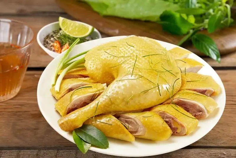 Thịt gà là món ăn cần kiêng sau khi mới tiêm filler môi