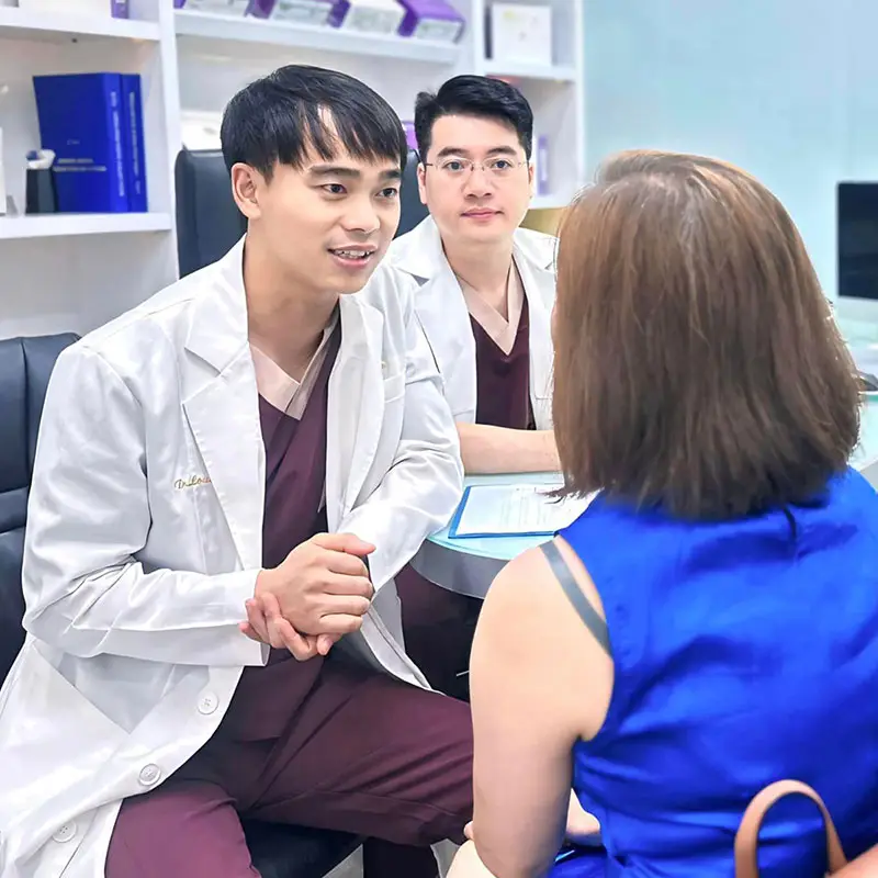 Kangnam quy tụ đội ngũ bác sĩ thẩm mỹ mắt giỏi chuyên môn, nhiều năm kinh nghiệm
