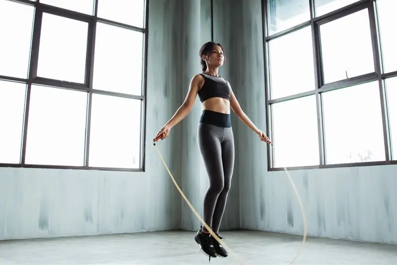 Động tác nhảy dây cơ bản