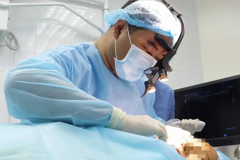 Những bác sĩ có chuyên môn và tay nghề cao khi thực hiện căng da mặt sẽ đảm bảo an toàn cho khách hàng