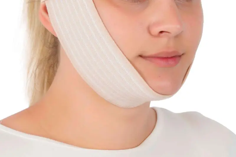 Độn cằm sẽ tháo băng sau khoảng 5 ngày