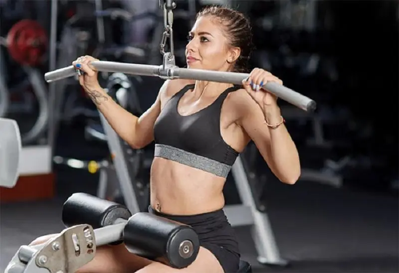 Tập gym hỗ trợ săn chắc vùng lưng