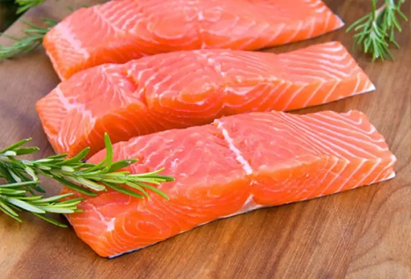Cá hồi chứa hàm lượng Omega-3 cao tốt cho quá trình giảm mỡ bụng