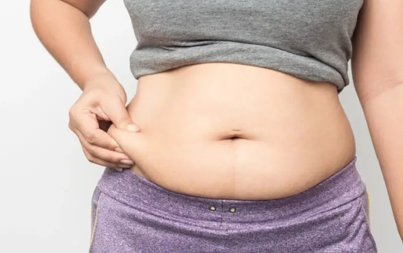 Bụng mỡ sẽ có xu hướng mềm, nhão và nhiều ngấn mỡ