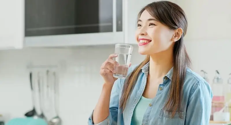 Uống nhiều nước giúp tăng cường trao đổi chất