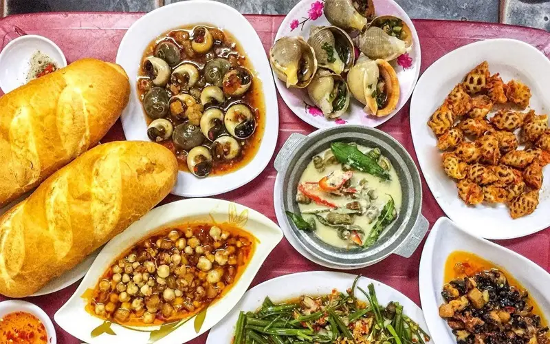 Sau cắt mí nếu ăn ốc có thể làm chậm quá trình phục hồi