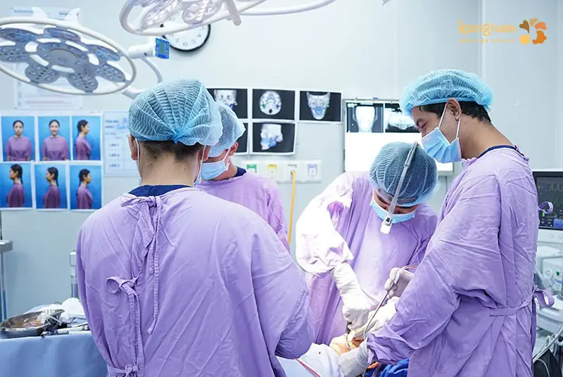 Trong quá trình phẫu thuật hoàn toàn không đau