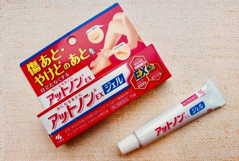 Ngoài công dụng làm mờ sẹo Rashuria HP Gel còn giúp làm đều màu da