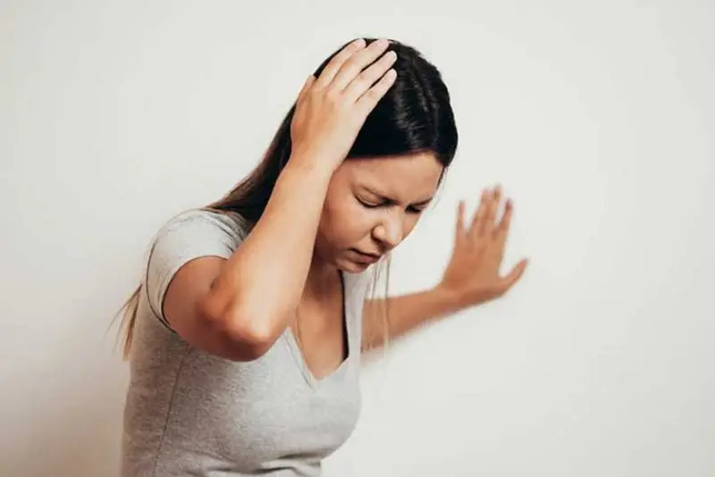 Nếu chóng mặt, buồn nôn, cần thăm khám lại