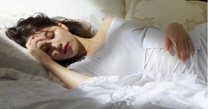 Không nên sử dụng gen nịt bụng khi đi ngủ