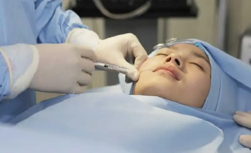 Tiêm Corticosteroid được lựa chọn để trị sẹo lồi