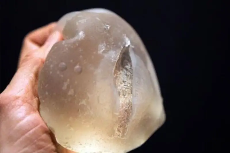 Túi ngực không thể nổ do thay đổi áp suất trên máy bay