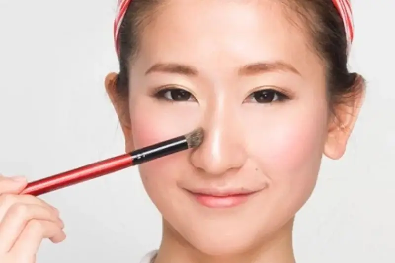 Trang điểm có thể tạo hiệu ứng mũi cao