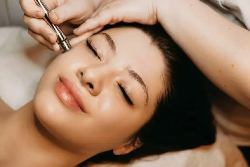 Phương pháp cà da mặt trị sẹo lõm không mang lại hiệu quả với trường hợp sẹo lâu năm