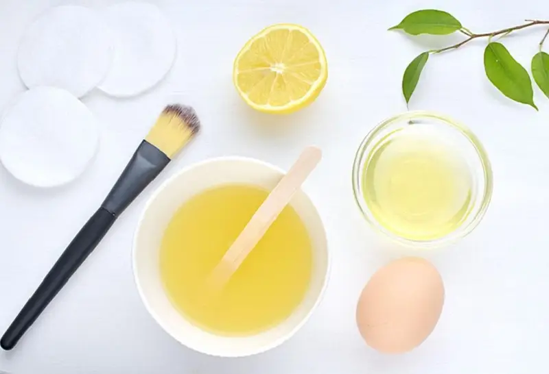 Trứng gà và chanh có thể làm thông thoáng lỗ chân lông, cải thiện sắc tố da