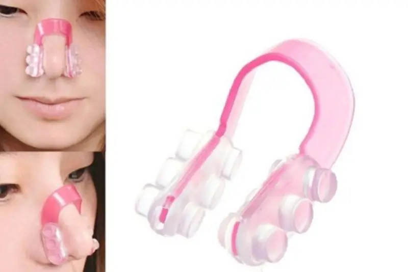 Kẹp nâng mũi tạo áp lực lên vùng cánh và đầu mũi