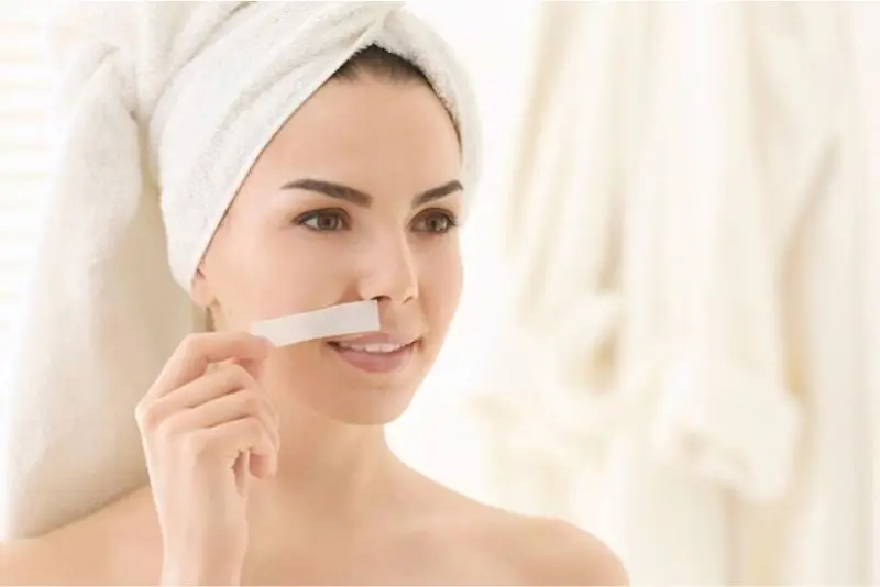 Waxing lông mặt loại bỏ lông trong vài tuần