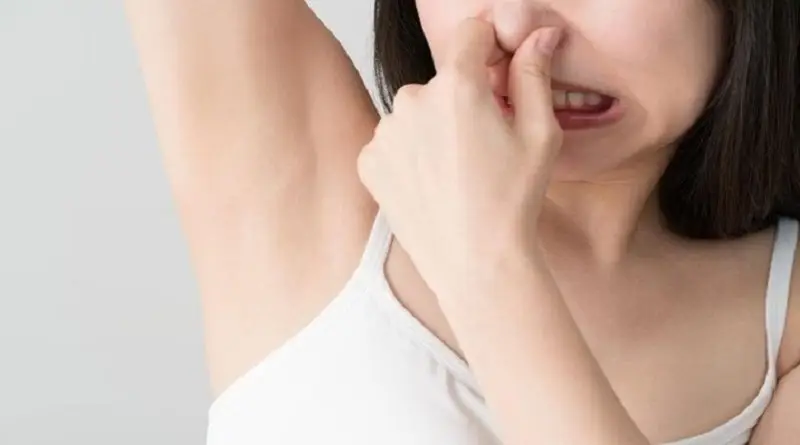 Những người bị hôi nách di truyền vẫn có thể điều trị