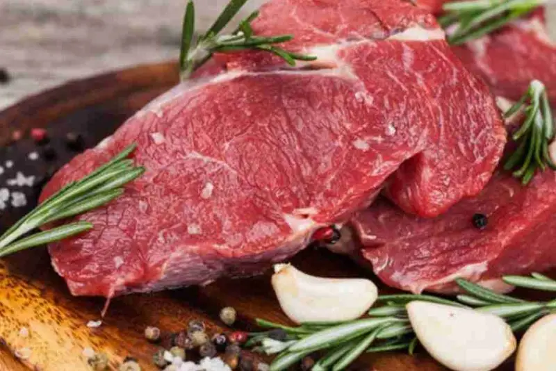 Ăn thịt bò sau nâng mũi có thể làm vết thương sậm màu, lâu lành hoặc hình thành sẹo lồi