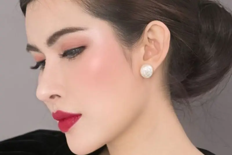 Nâng mũi cao tây phù hợp với gương mặt góc cạnh