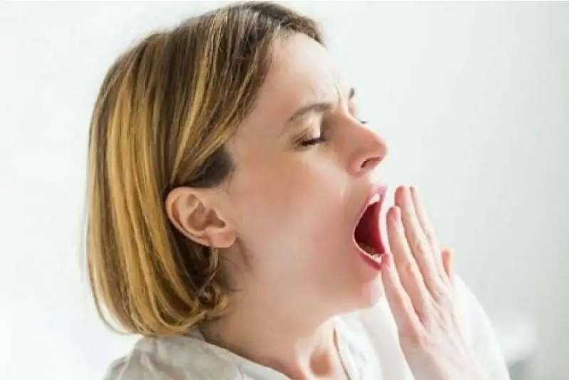 7 - 10 ngày đầu sau nâng mũi nên tránh ngáp to