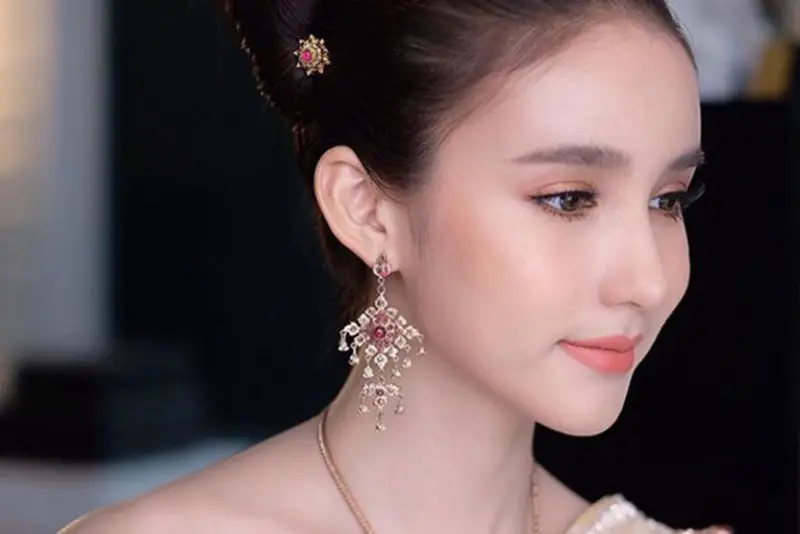 Dáng mũi Thái cao thanh thoát, tạo điểm nhấn hài hòa cho gương mặt