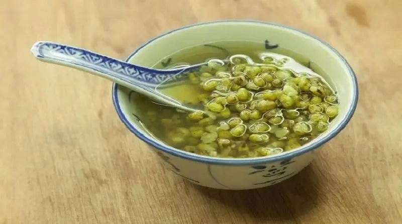 Chỉ nên ăn chè đậu xanh không có nếp để vết thương nhanh phục hồi