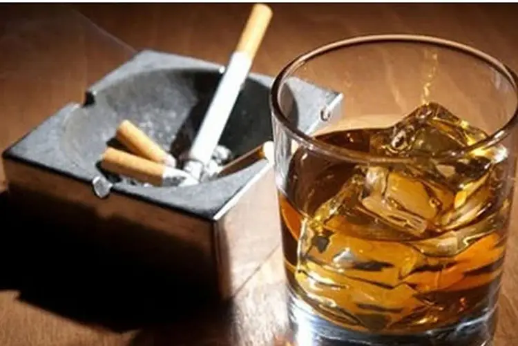 Tránh sử dụng chất kích thích như rượu, bia, thuốc lá sau tiêm filler