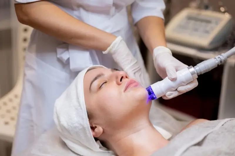 Phương pháp laser sử dụng các bước sóng phù hợp để lấp đầy vết sẹo lồi