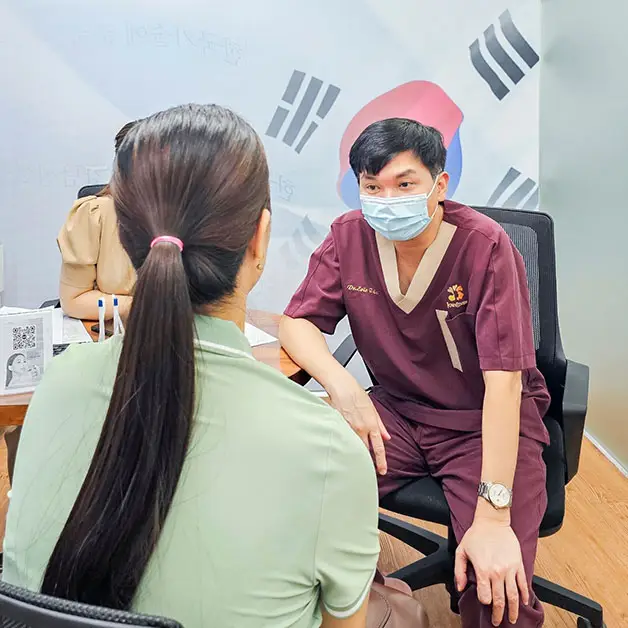 Tái khám đúng lịch hẹn để bác sĩ kiểm tra quá trình hồi phục và cắt chỉ