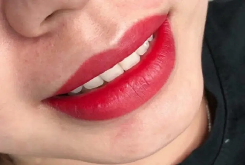 Đỏ cherry vừa quyến rũ và sắc sảo