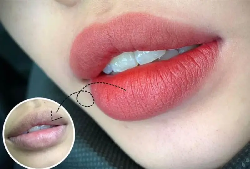 Môi sau phun vẫn còn đậm màu