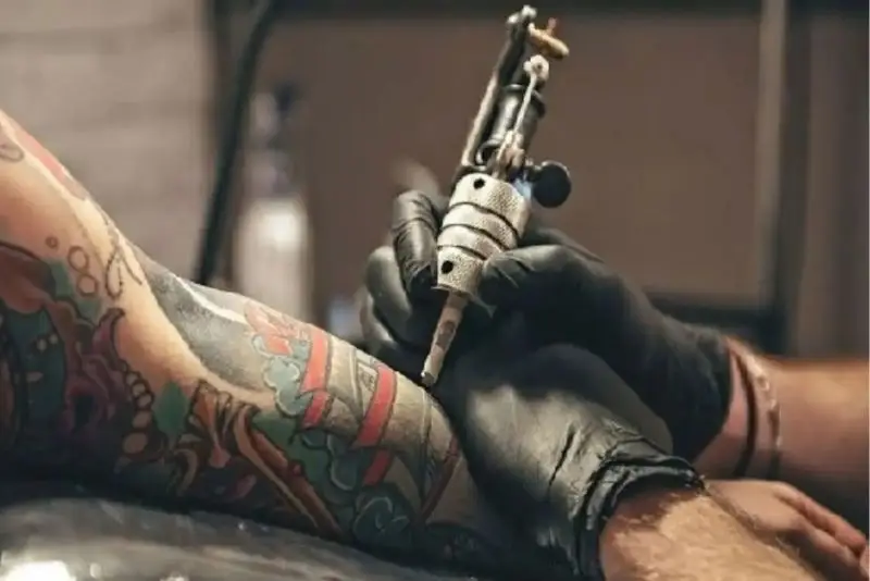 Nếu hình xăm sau 6 tuần vẫn chưa lên màu đúng ý, có thể bạn cần đến điều chỉnh