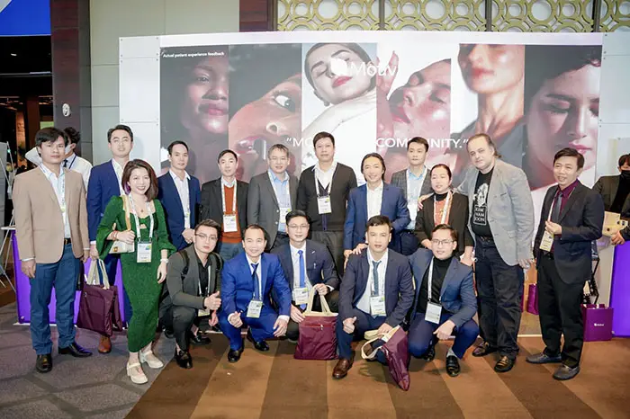 Bác sĩ Lucas Hoàng